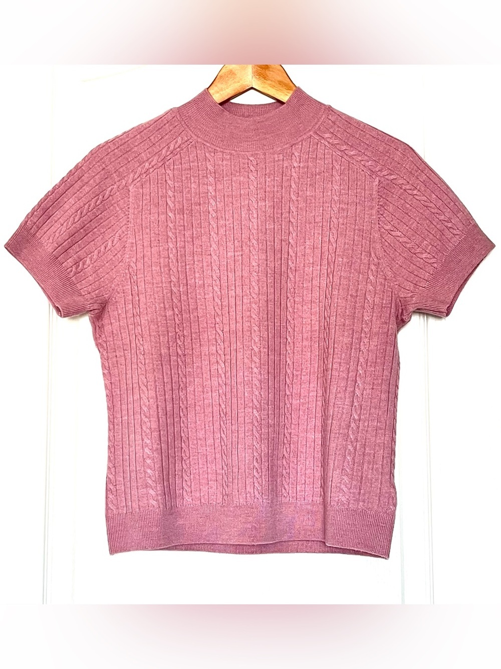 Tahari 100% Merino Wool Cable Knit Mock Neck Sweater Size M Romantic Coquette